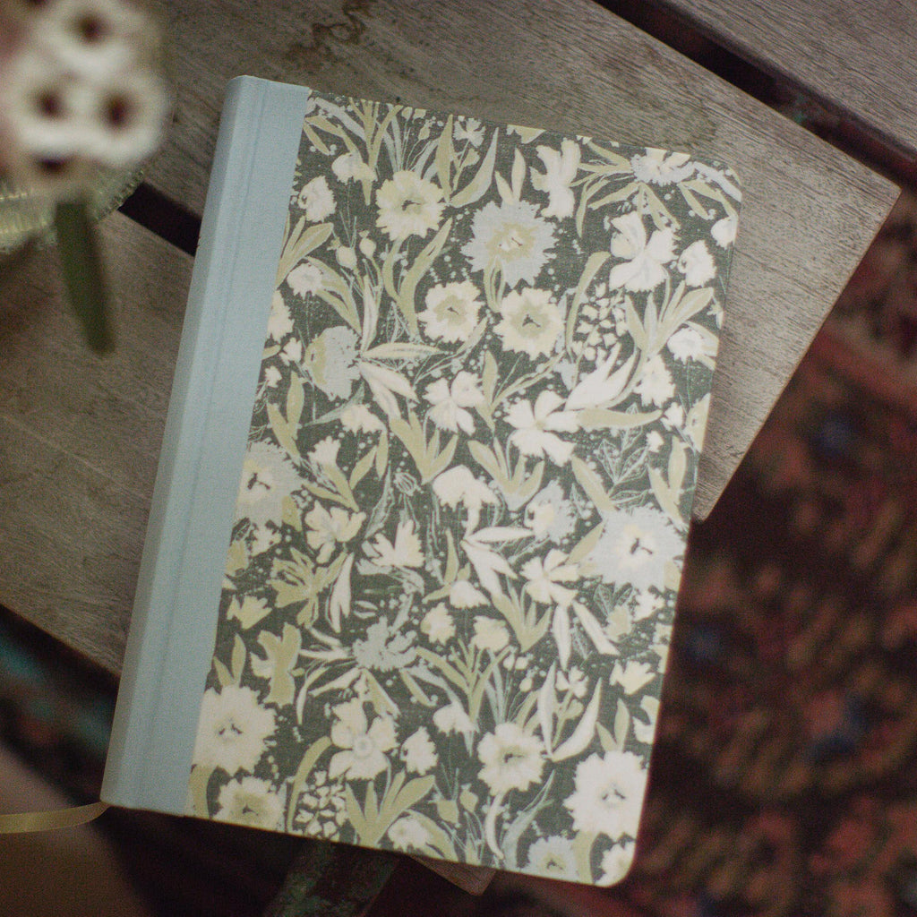 ESV Single Column Journaling Bible®, Large Print, Artist Series, Cloth over Board, Lulie Wallace, Martha