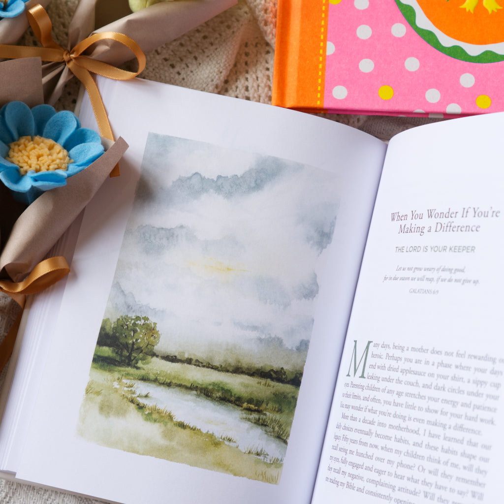 Lift Your Eyes: Daily Invitations to Behold Christ in Motherhood